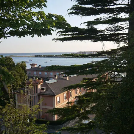 Eguzkilorea * Hondarribia